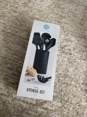 Martha Stewart Black 7-Piece Nylon Utensil Set with Holder